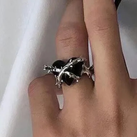 3/$35 Black Heart Love Raised Thorn Adjustable Silver Open Ring Gothic Punk - Picture 1 of 7